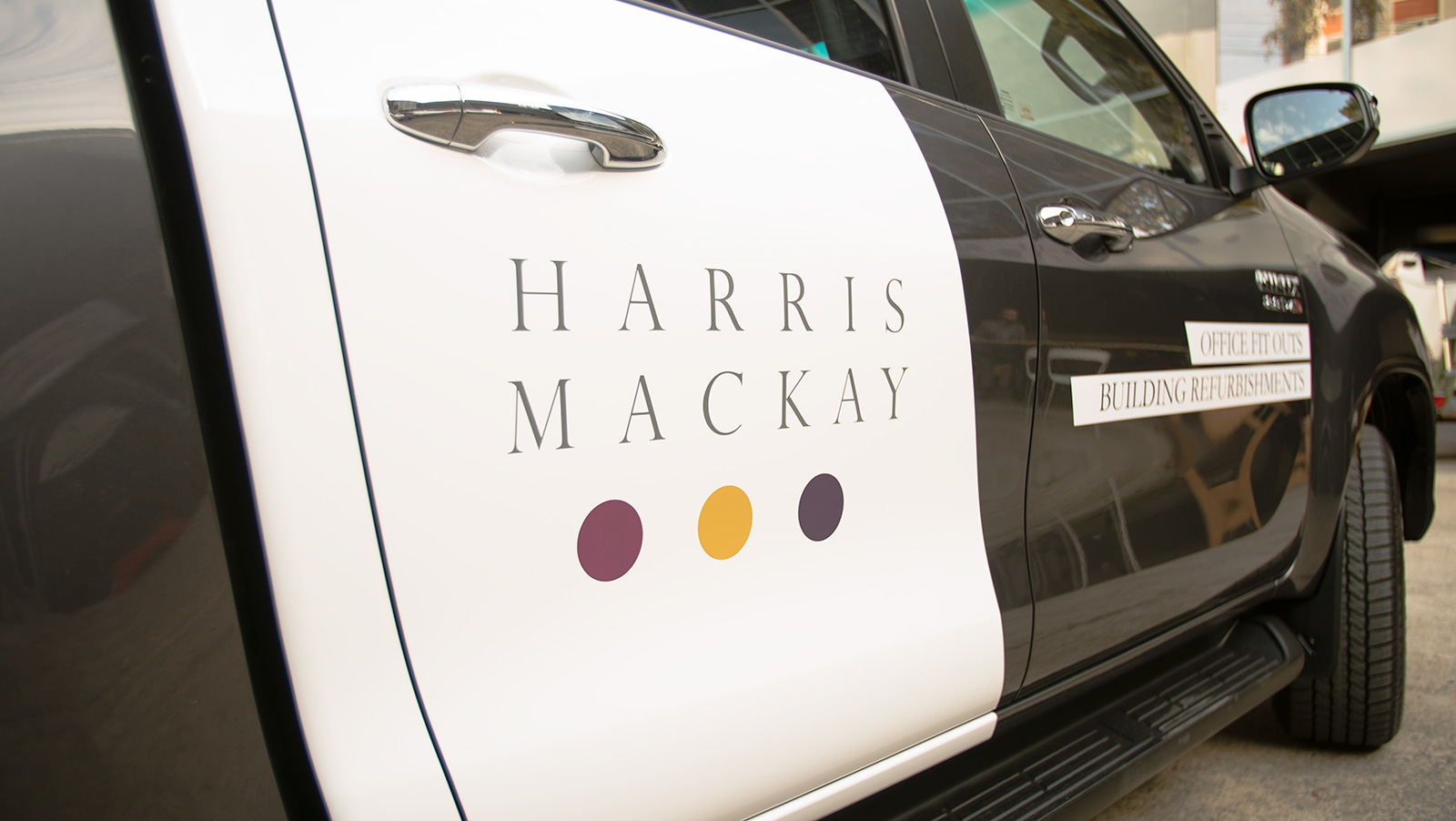 Harris Mackay Toyota signage.